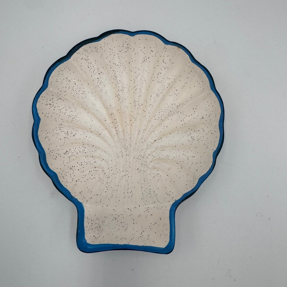 Vintage McCoy USA 800‎ Speckled Scallop Shell Ceramic Trinket Dish Blue Trim